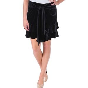 AQUA black velvet ruffled hem mini skirt